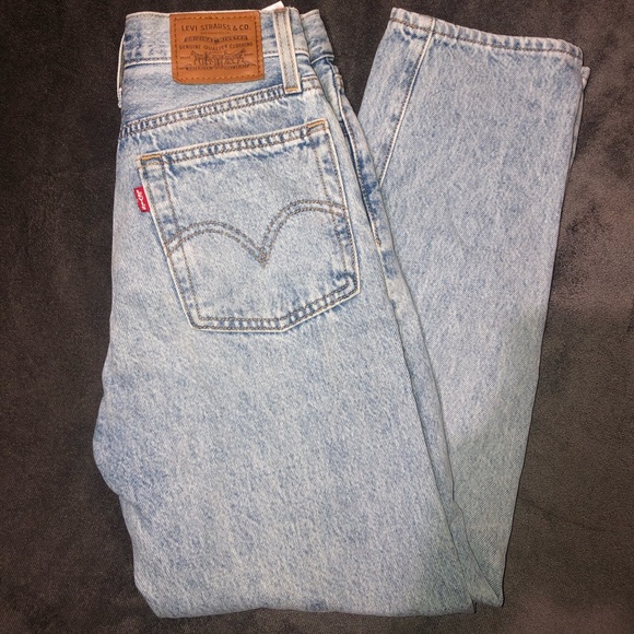 Levi’s Wedgie Straight Jeans - Picture 2 of 2